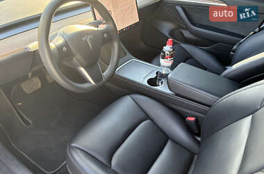 Седан Tesla Model 3 2022 в 