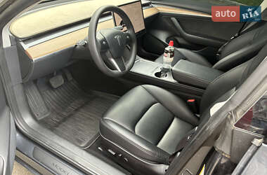 Седан Tesla Model 3 2022 в 