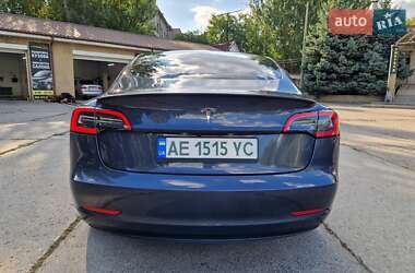 Седан Tesla Model 3 2021 в 