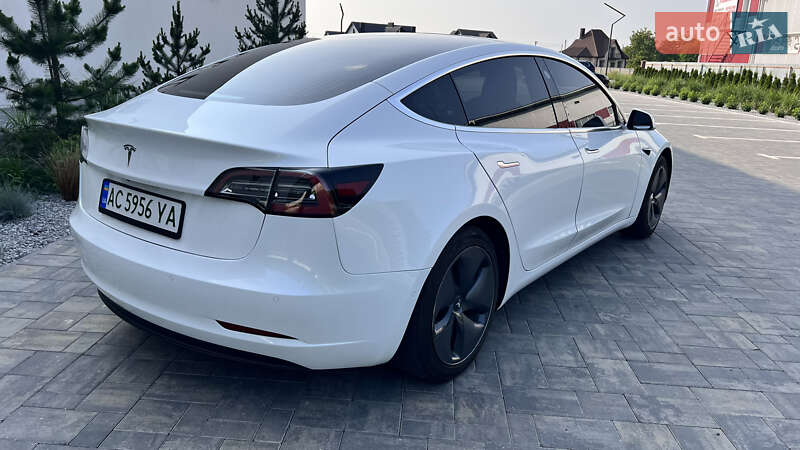 Седан Tesla Model 3 2020 в Луцке