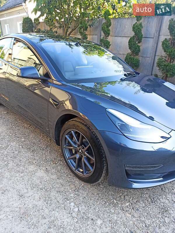 Седан Tesla Model 3 2023 в Самборе