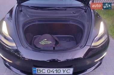 Седан Tesla Model 3 2019 в 