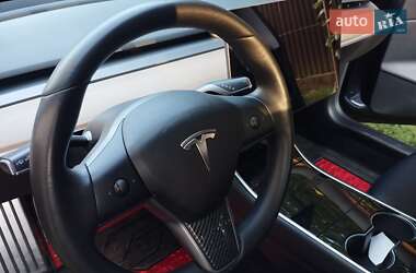 Седан Tesla Model 3 2019 в 