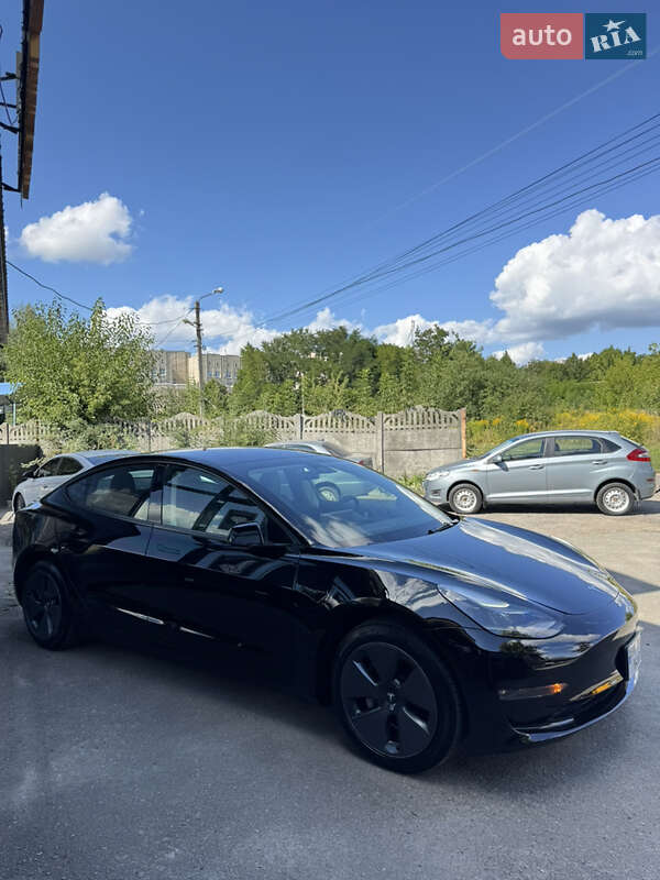 Седан Tesla Model 3 2023 в Сумах