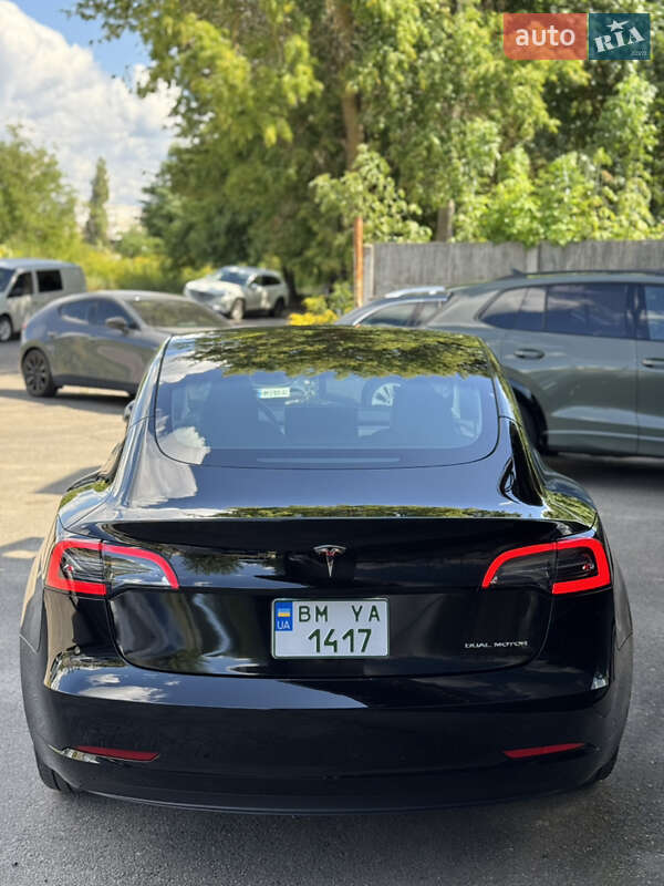 Седан Tesla Model 3 2023 в Сумах