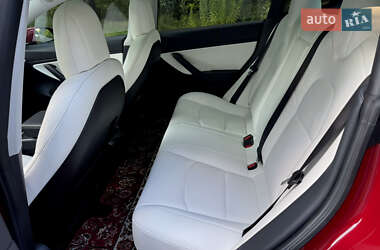 Седан Tesla Model 3 2019 в 