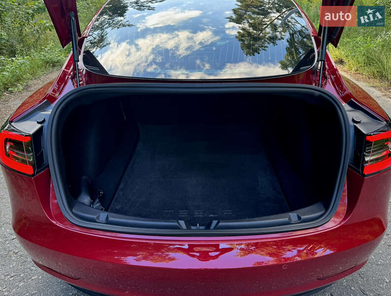 Седан Tesla Model 3 2019 в Києві