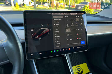 Седан Tesla Model 3 2019 в 