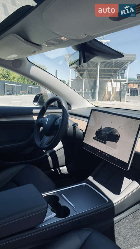 Седан Tesla Model 3 2023 в Полтаве