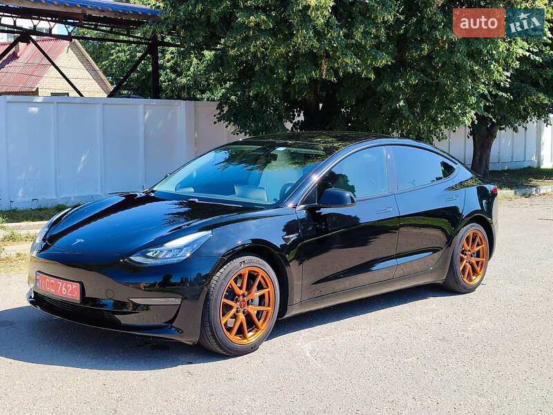 Tesla Model 3 2021