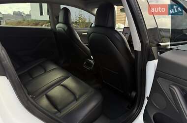 Седан Tesla Model 3 2022 в 