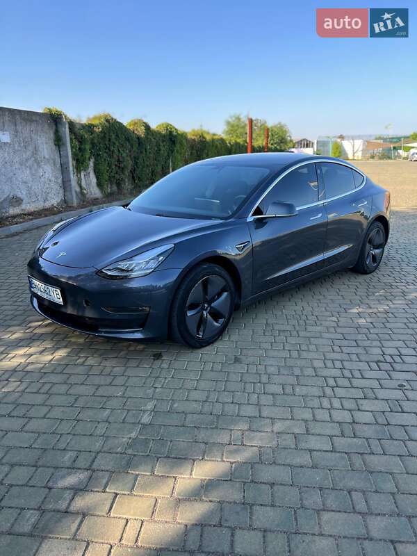 Tesla Model 3 2019
