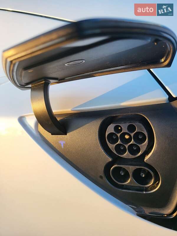 Седан Tesla Model 3 2019 в Одессе