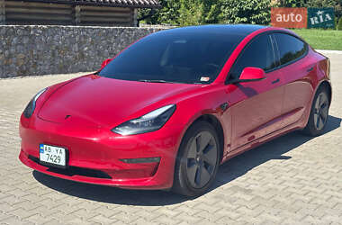 Седан Tesla Model 3 2022 в 