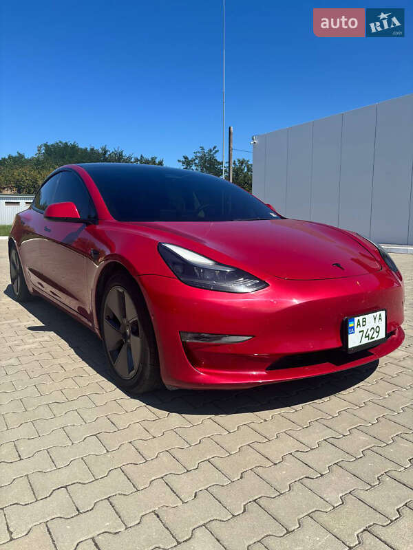 Седан Tesla Model 3 2022 в Виннице