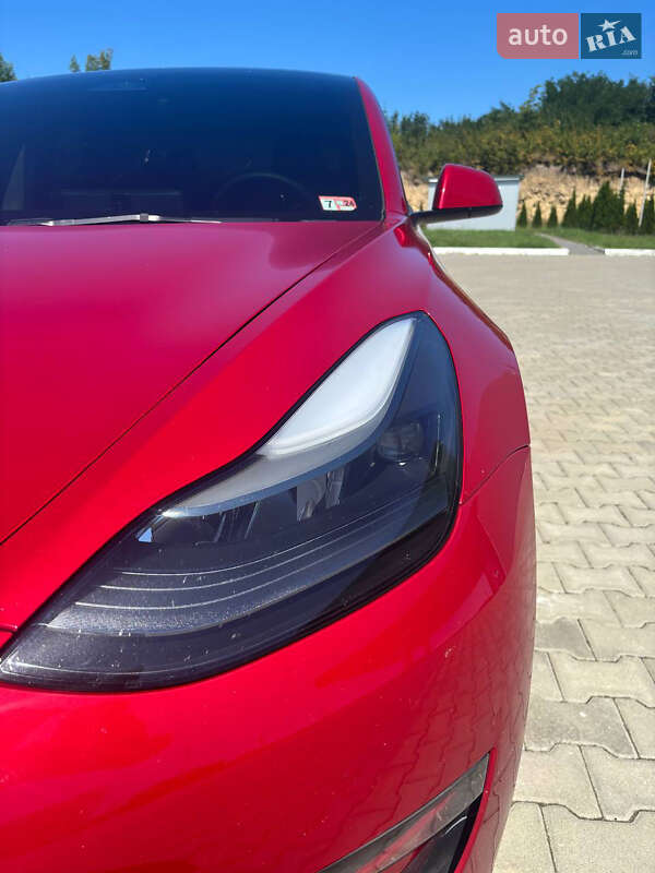 Седан Tesla Model 3 2022 в Виннице