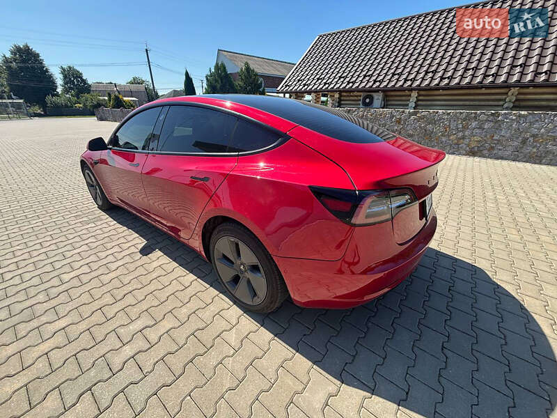 Седан Tesla Model 3 2022 в Виннице