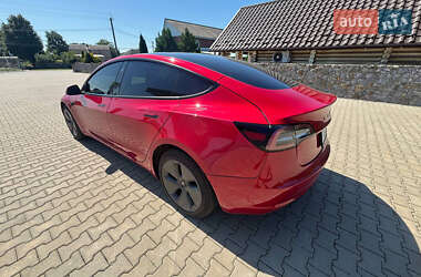 Седан Tesla Model 3 2022 в 