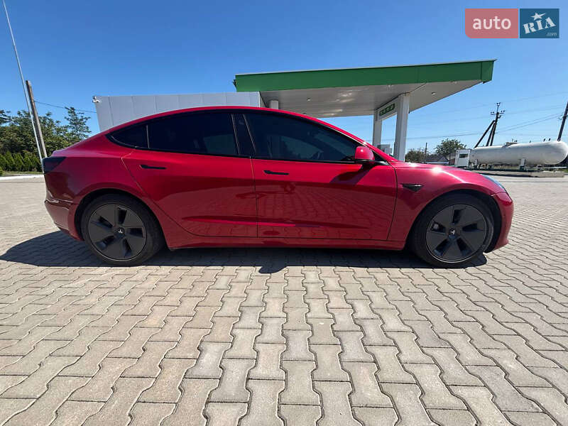 Седан Tesla Model 3 2022 в Виннице