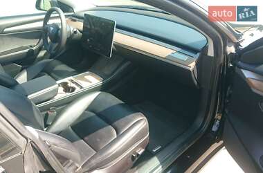 Седан Tesla Model 3 2022 в 