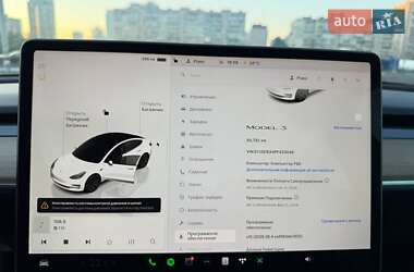 Седан Tesla Model 3 2022 в 