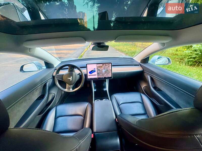 Седан Tesla Model 3 2018 в Киеве