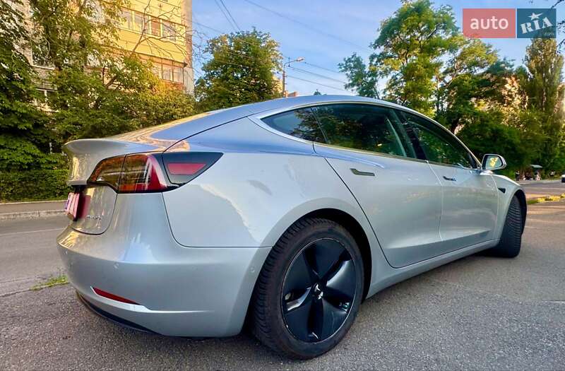 Седан Tesla Model 3 2018 в Киеве