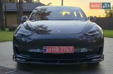 Седан Tesla Model 3 2019 в 