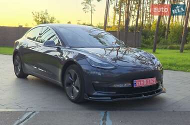 Седан Tesla Model 3 2019 в 