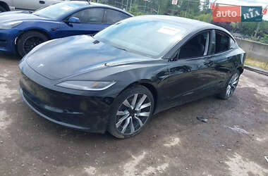 Tesla Model 3 2024