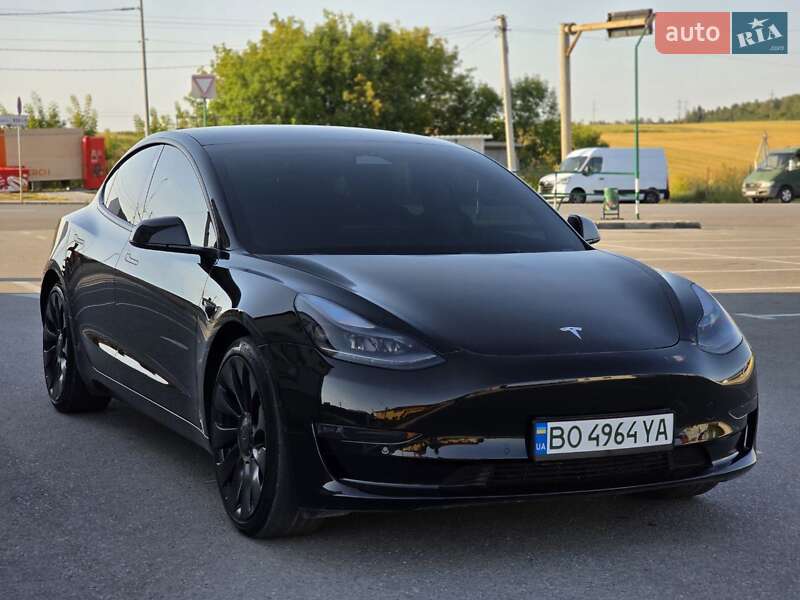 Седан Tesla Model 3 2022 в Тернополі