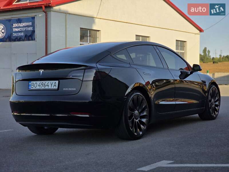 Седан Tesla Model 3 2022 в Тернополі