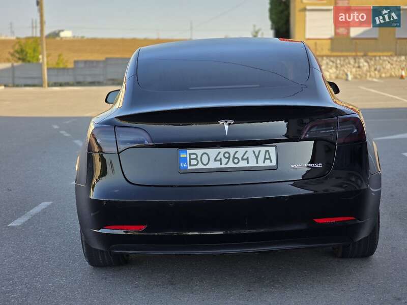 Седан Tesla Model 3 2022 в Тернополі