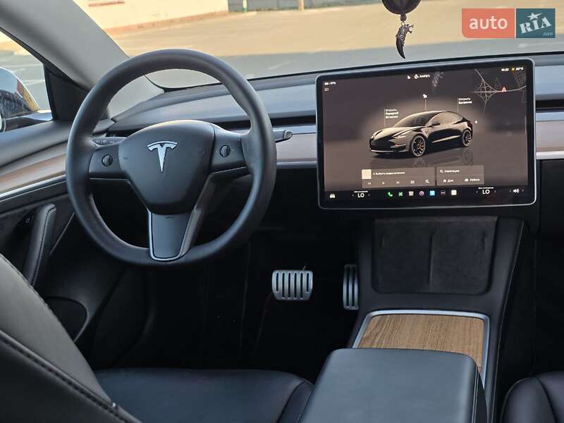Седан Tesla Model 3 2022 в Тернополі