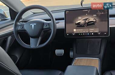 Седан Tesla Model 3 2022 в 