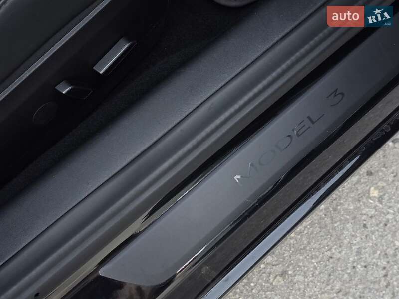 Седан Tesla Model 3 2022 в Тернополі