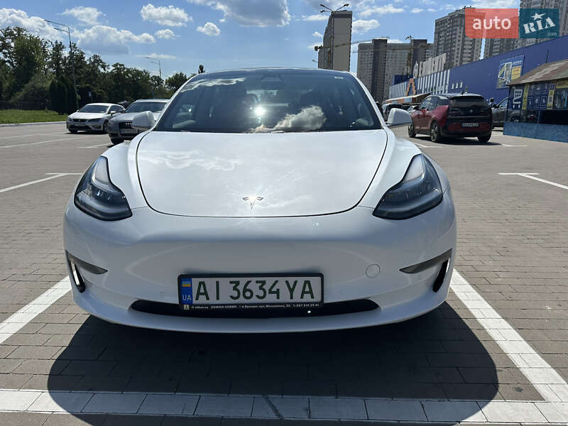 Седан Tesla Model 3 2019 в Києві