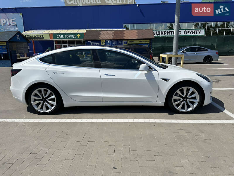 Седан Tesla Model 3 2019 в Києві