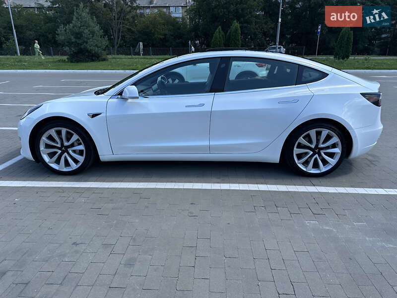 Седан Tesla Model 3 2019 в Києві