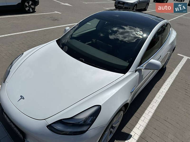 Седан Tesla Model 3 2019 в Києві