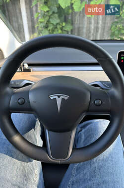 Седан Tesla Model 3 2019 в 