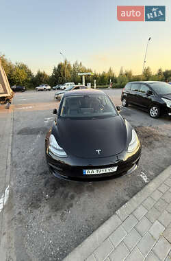 Седан Tesla Model 3 2018 в Києві