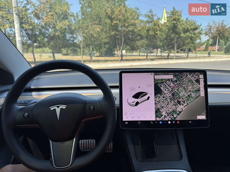 Седан Tesla Model 3 2022 в Измаиле