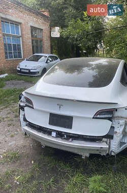 Седан Tesla Model 3 2020 в 