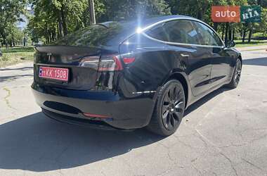 Седан Tesla Model 3 2019 в 