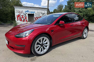 Седан Tesla Model 3 2022 в 