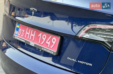 Седан Tesla Model 3 2018 в 