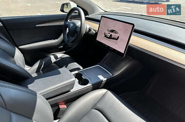 Седан Tesla Model 3 2022 в 