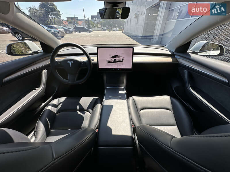 Седан Tesla Model 3 2022 в Львові