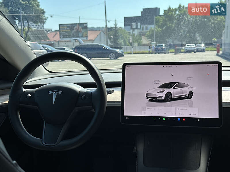 Седан Tesla Model 3 2022 в Львові